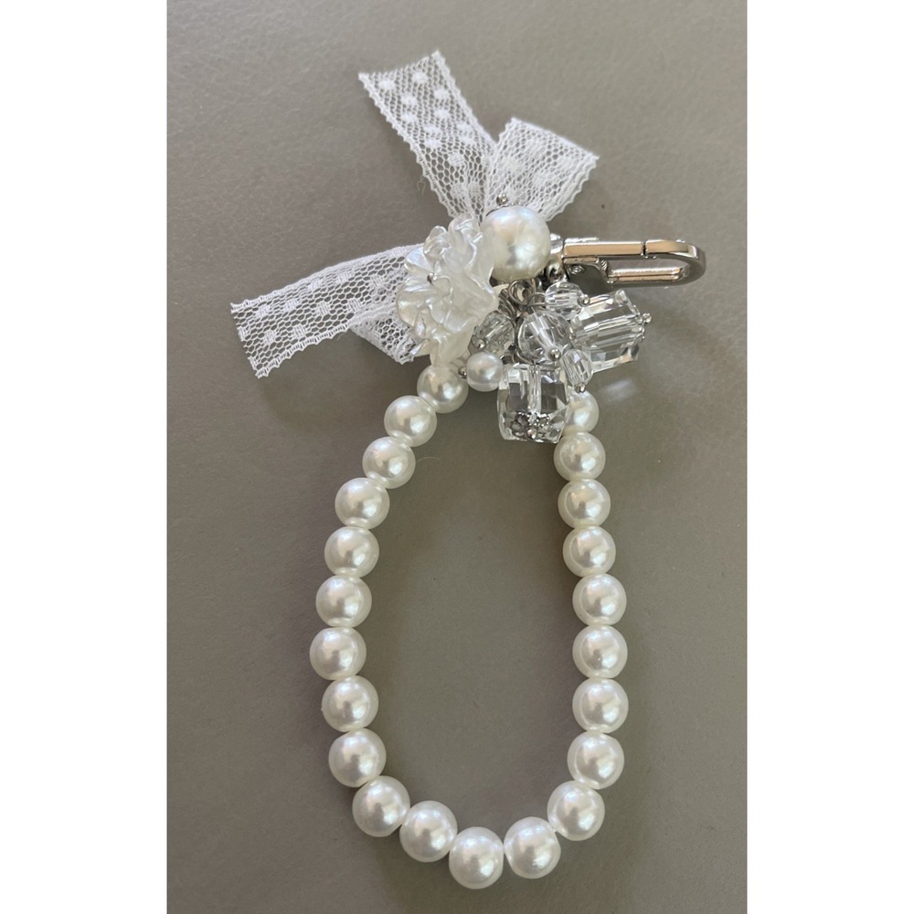 Key‎ Chain Bag Fob White Pearls Rhinestones Charm Bling Fancy Bow